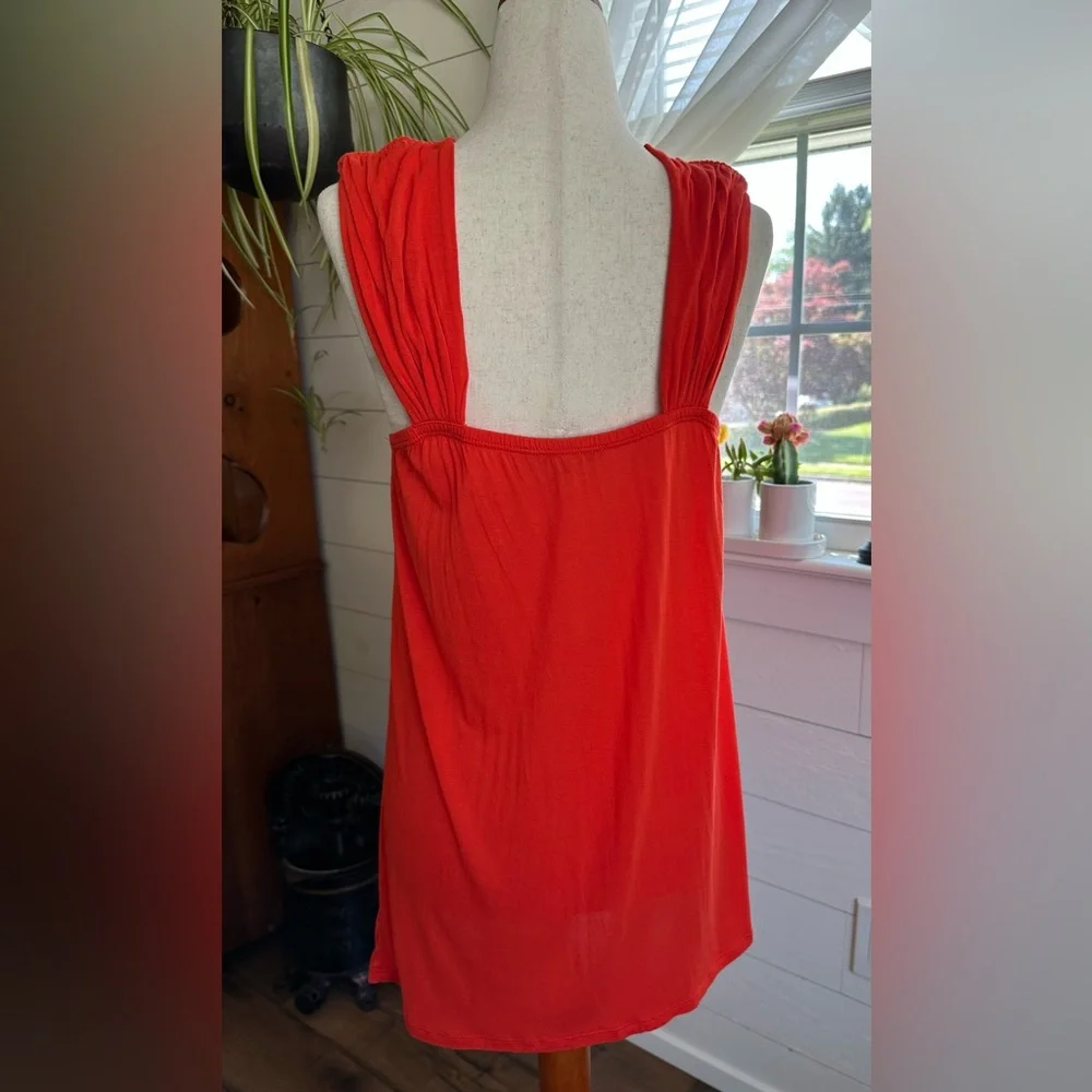 BOSTON PROPER KEYHOLE DETAILED TOP 
SIZE: SMALL - Picture 3 of 7